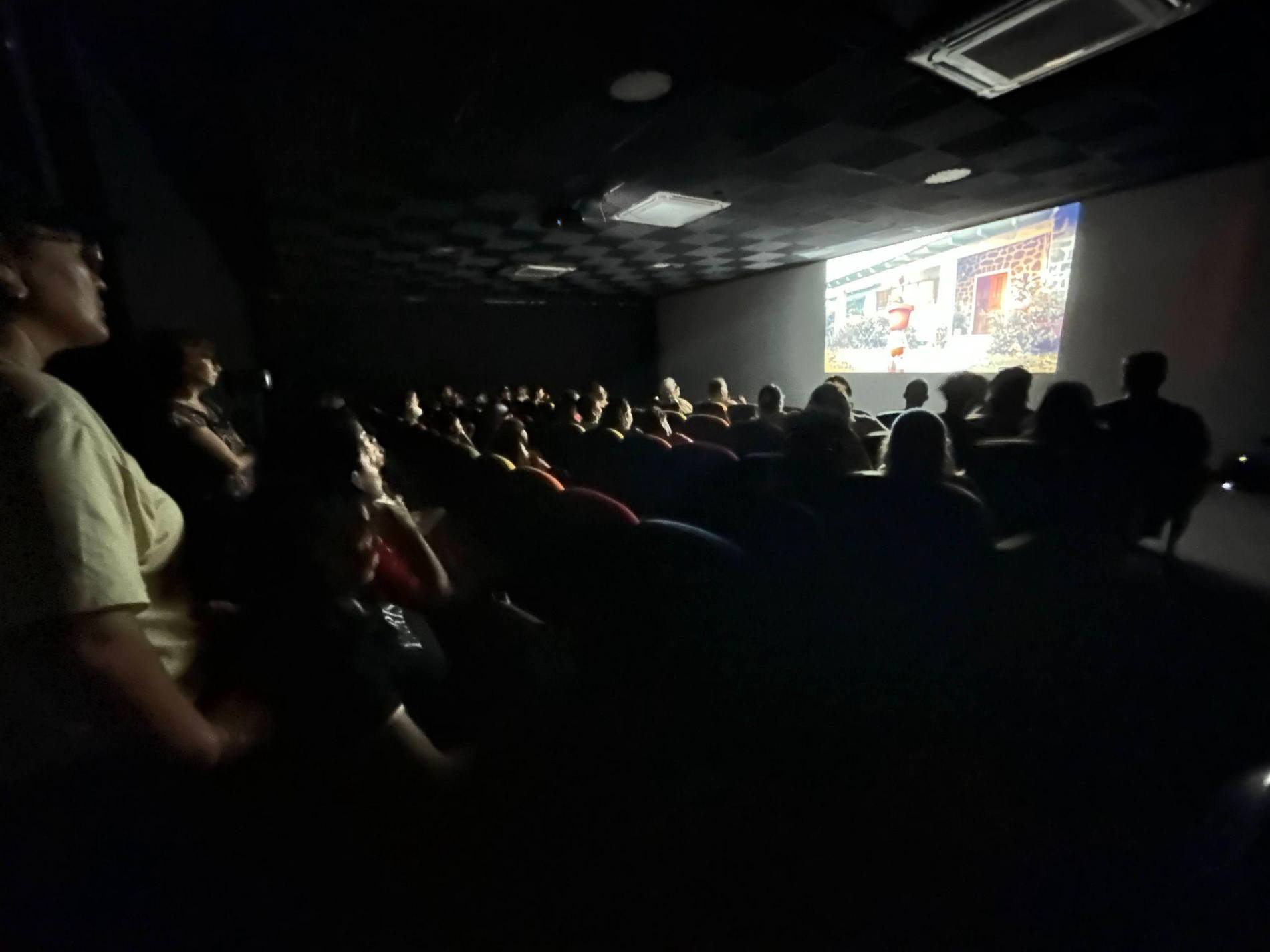 Sala llena durante una función del festival